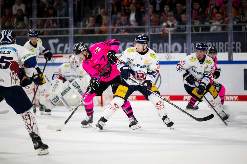 Die Eisbären Berlin bauen in Wolfsburg ihre Siegesserie aus. (Foto:Grizzlys Wolfsburg/City-Press GmbH)